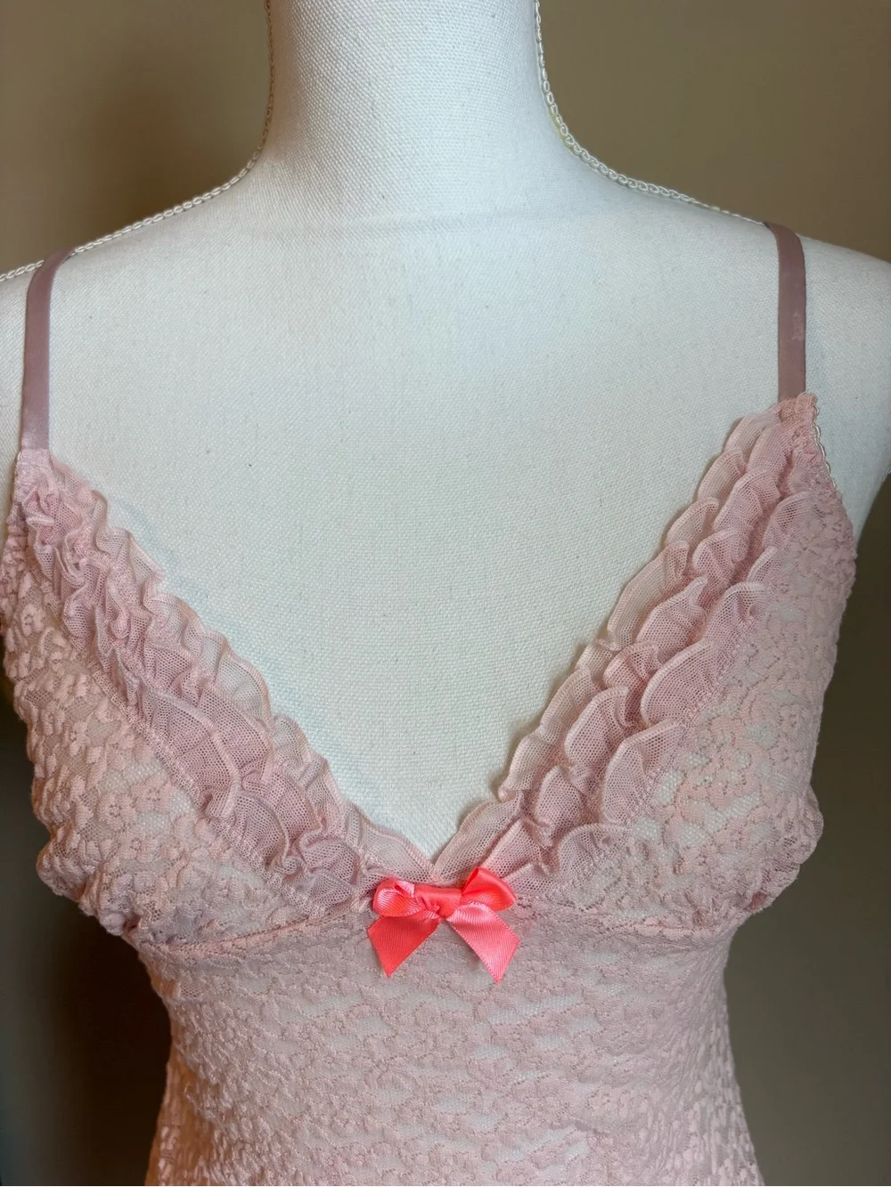 Victoria Secret vintage y2k LARGE Delicate Lace Chemise Slip in Light Pink